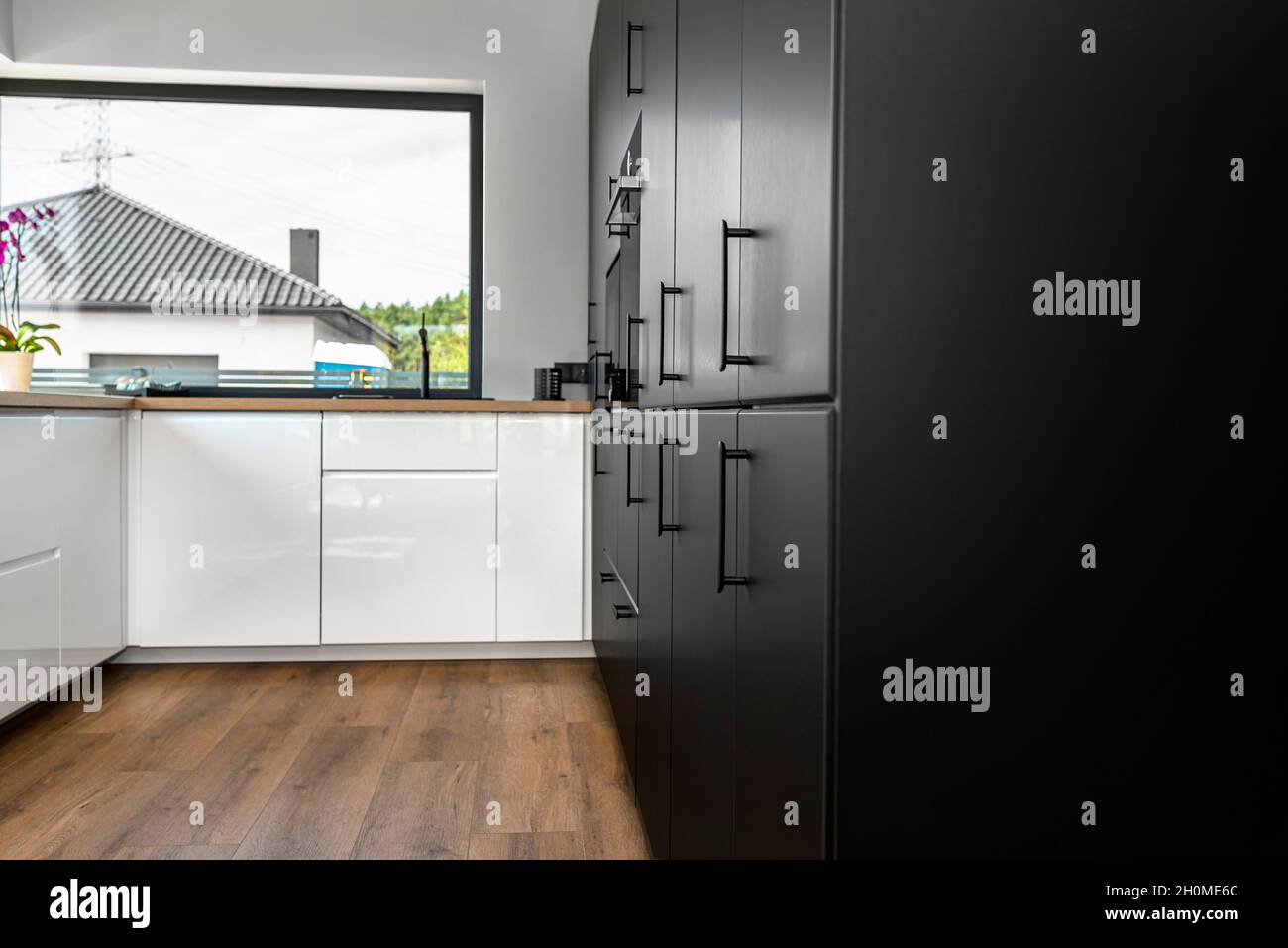 Mueble esquinero acristalado fotografías e imágenes de alta resolución -  Alamy
