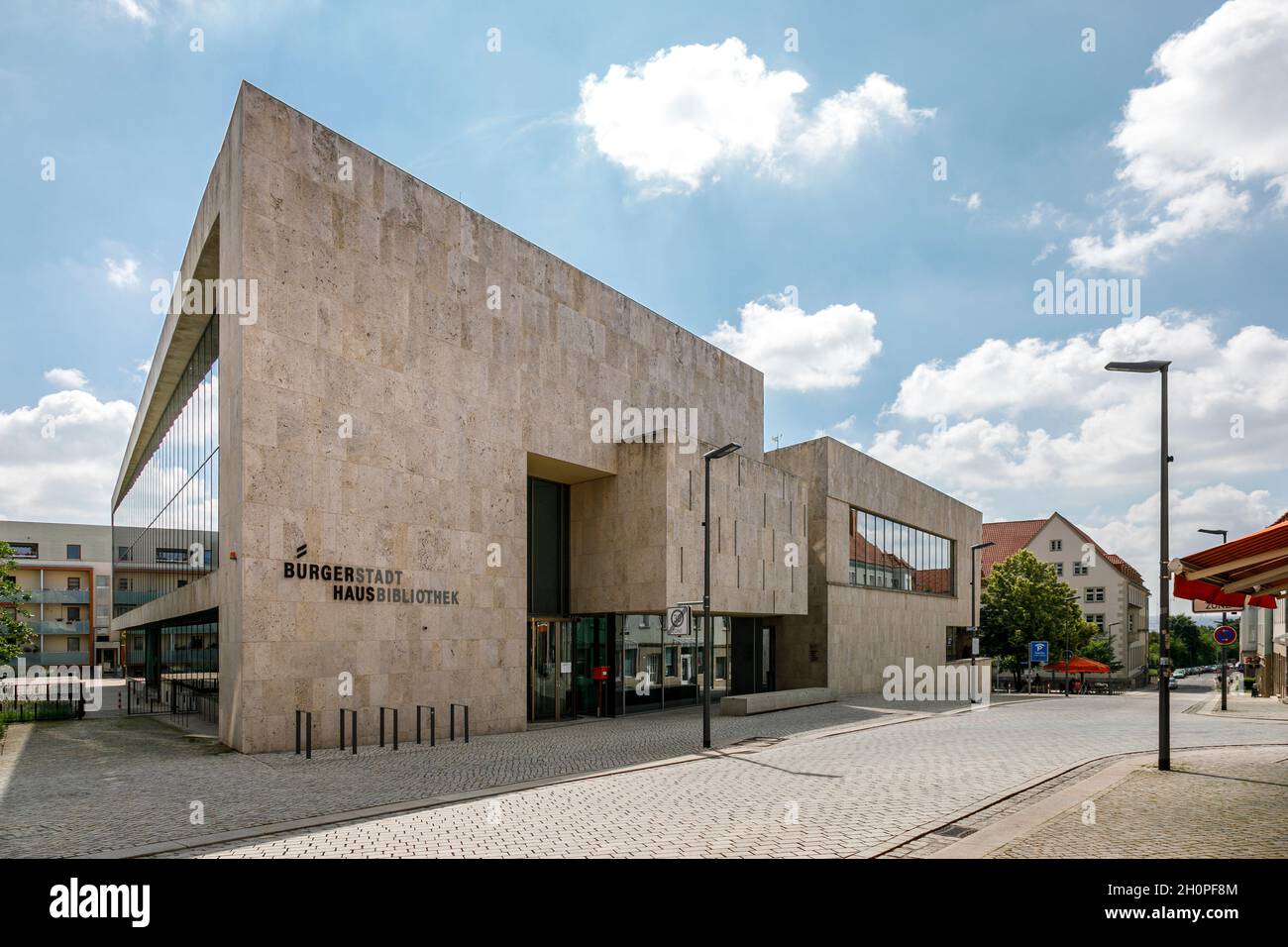 Centro comunitario Nordhausen, edificio multifuncional con información, cultura, centro educativo y biblioteca de la ciudad Foto de stock