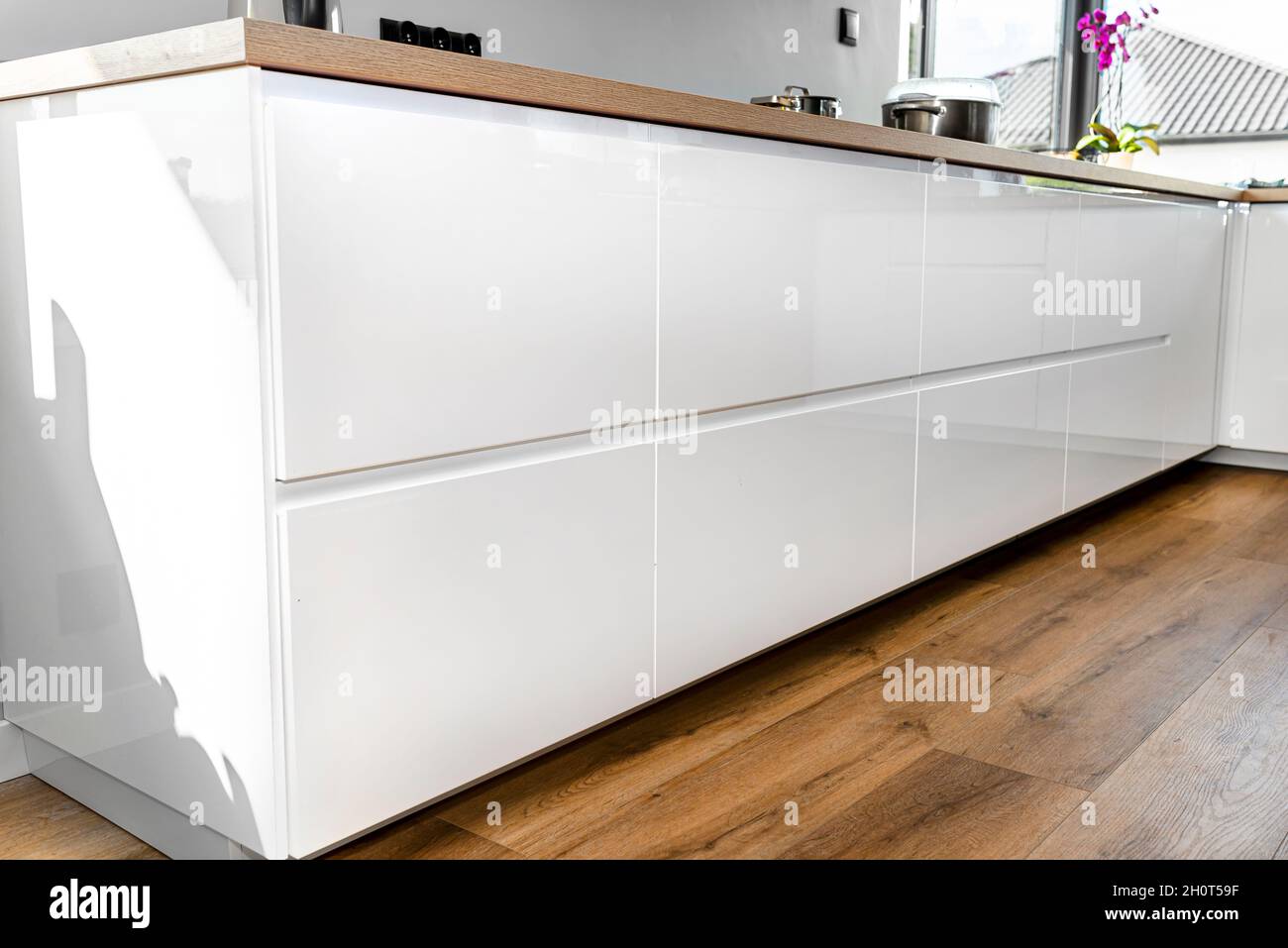 Mueble esquinero empotrado fotografías e imágenes de alta resolución - Alamy