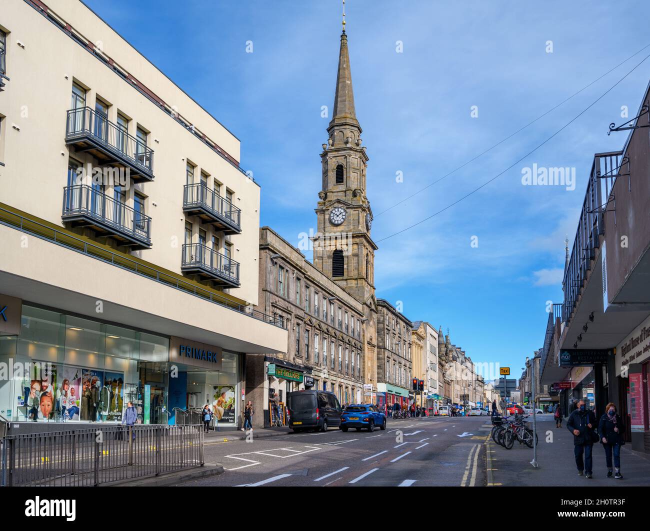 Bridge Street en el centro de la ciudad, Inverness, Escocia, Reino Unido Foto de stock