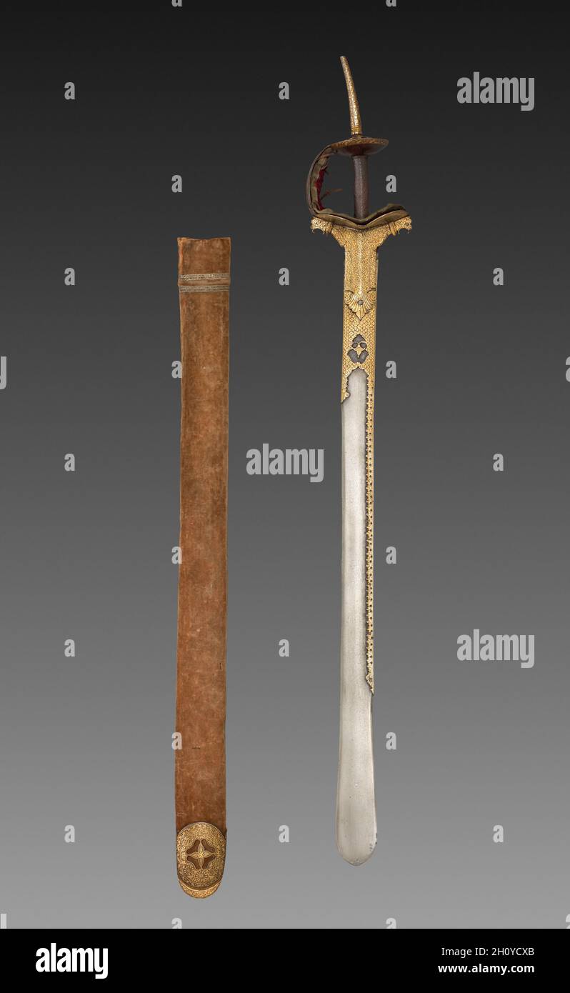 Espada con vaina, 1700s–1800s. India, tal vez Deccan. Hoja de acero regada  con hilada de hierro incrustada en oro; forro de terciopelo con correas de  cuero; vaina de madera con caja de