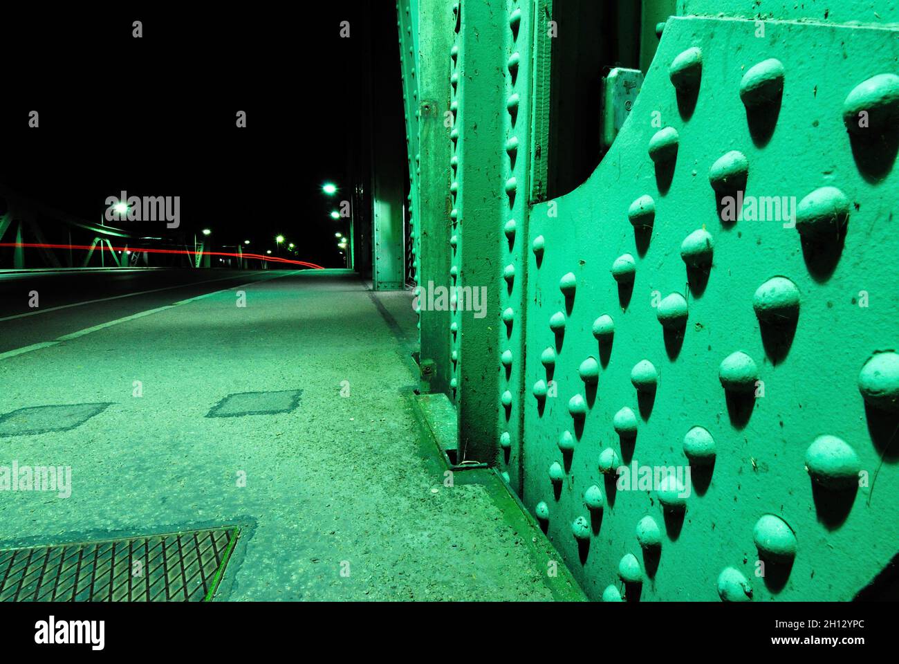 Potsdam, el puente Glinicker, el puente es un símbolo de la Guerra Fría; la frontera entre Berlín Occidental y la zona soviética secó la estructura, la caída del Muro de Berlín en noviembre de 1989, foto Kazimierz Jurewicz, Foto de stock