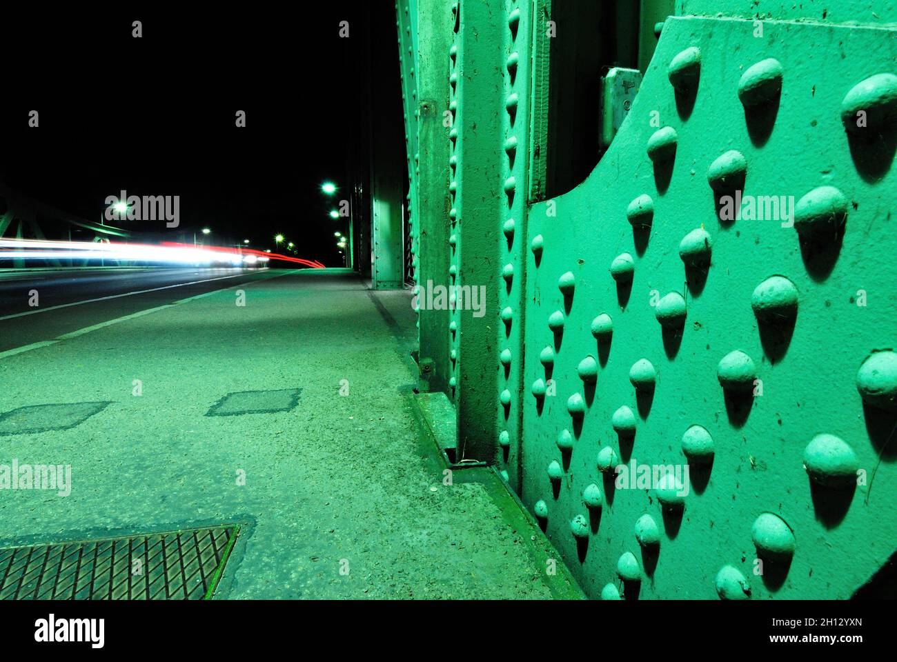 Potsdam, el puente Glinicker, el puente es un símbolo de la Guerra Fría; la frontera entre Berlín Occidental y la zona soviética secó la estructura, la caída del Muro de Berlín en noviembre de 1989, foto Kazimierz Jurewicz, Foto de stock