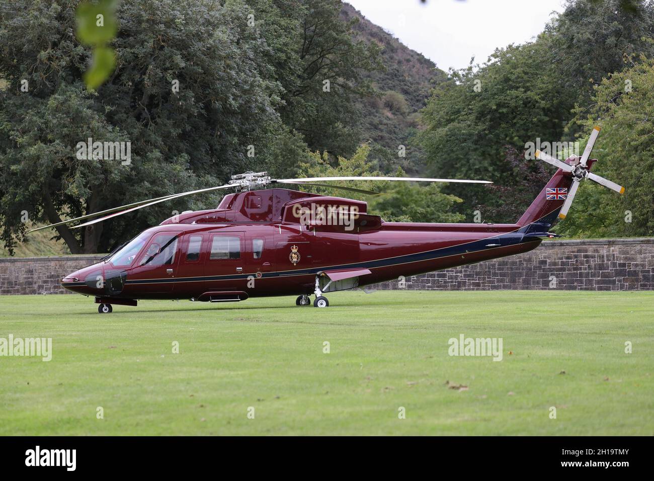 Helicóptero Real HRH que despegar de Holyroodhouse en Edimburgo. Foto de stock