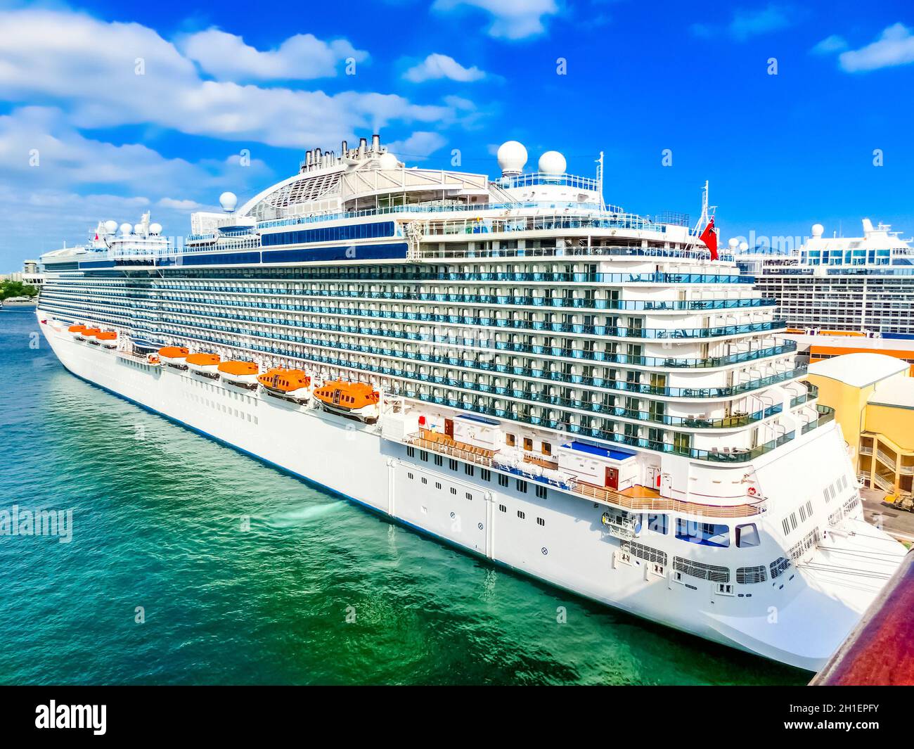 Gran crucero en el puerto marítimo de Port Everglades en Fort Lauderdale,  Florida Fotografía de stock - Alamy