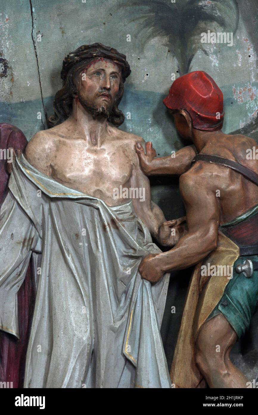 10 estaciones de la cruz, Jesús es despojado de sus vestiduras Fotografía de stock Alamy