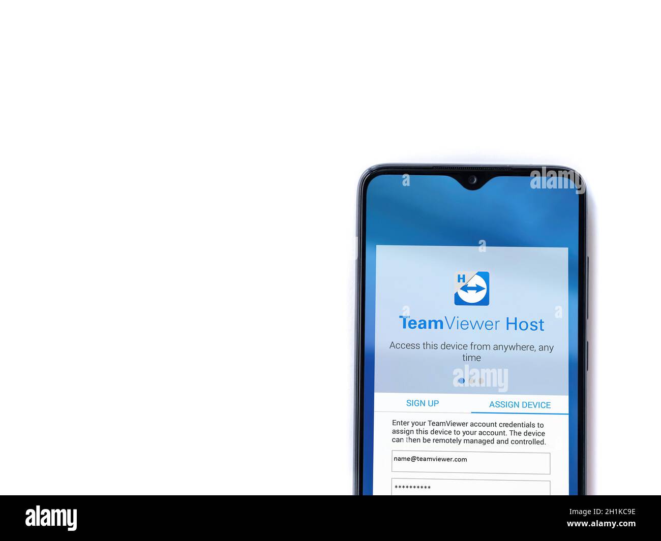 LOD, Israel - 8 de julio de 2020: TeamViewer pantalla de lanzamiento de la  aplicación host con