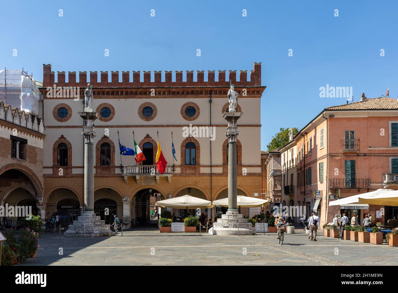 Ravena Itália 1 Setembro 2021 : Rua Comercial No Centro Da Cidade Italiana  De Ravena Foto Editorial - Imagem de arquitetura, pedestre: 245538221
