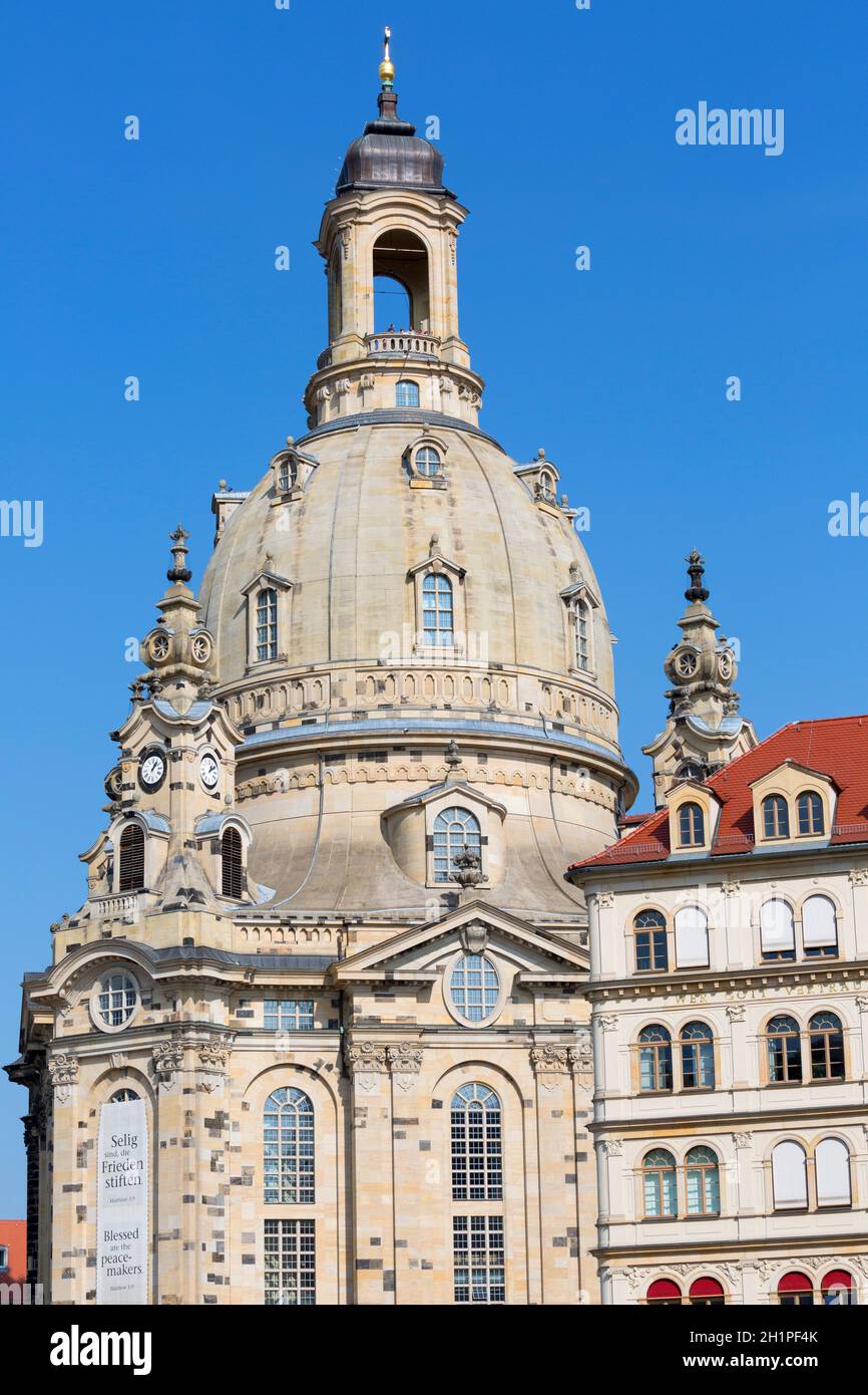 Dresde, Alemania - 23 de septiembre de 2020 : Iglesia barogue del siglo 18th de la Virgen María (Dresden Frauenkirche), templo luterano situado en Neumarkt in Foto de stock