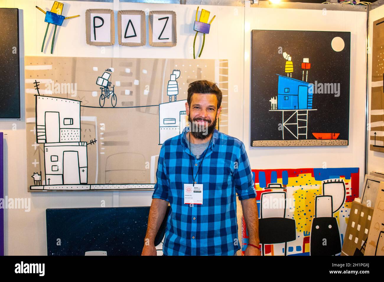 El artista plástico Manuel Paz y sus pinturas en la Exposición BADA de  Buenos Aires (16 de octubre de 2021 Fotografía de stock - Alamy