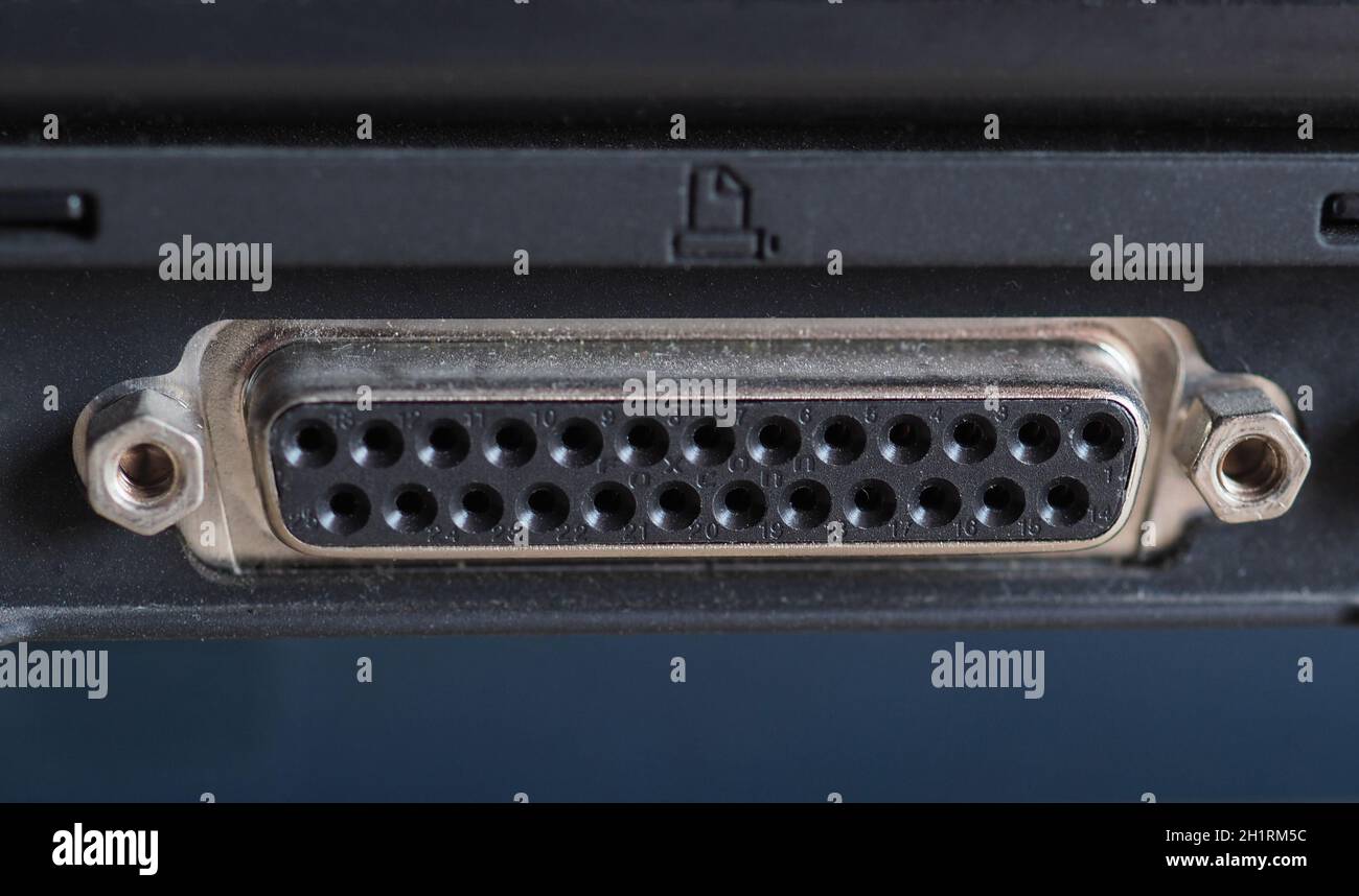 puerto paralelo en un ordenador personal portátil Fotografía de stock -  Alamy