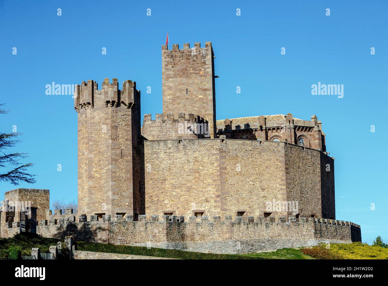 Castillo de Xavier construido en el siglo 10th es uno De los principales iconos restantes del Reino de Navarra Y casa antigua casa de San Francisco Javier Foto de stock