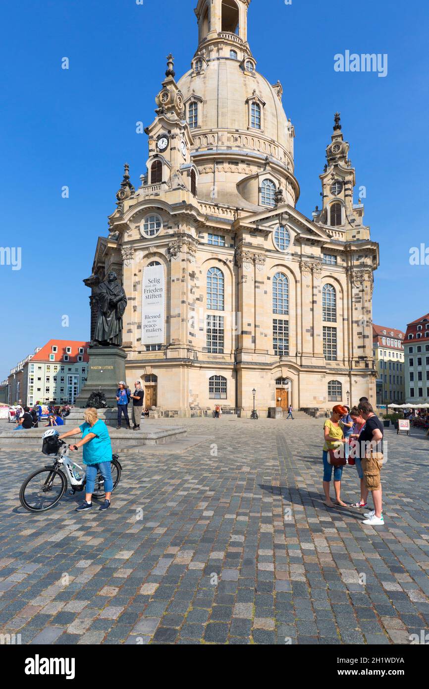 Dresde, Alemania - 23 de septiembre de 2020 : Iglesia barogue del siglo 18th de la Virgen María (Dresden Frauenkirche), templo luterano situado en Neumarkt in Foto de stock