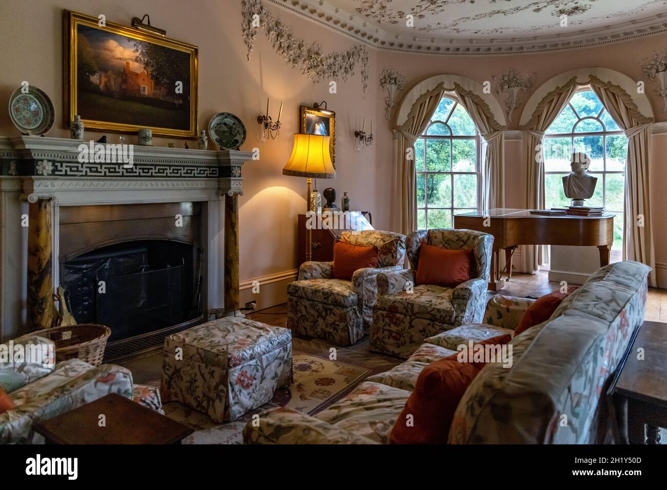 Sala de estar en Grays Court en Oxfordshire, una casa de campo Tudor mencionada en el Libro Domesday 1086 y anteriormente la casa de la familia Brunner. Foto de stock