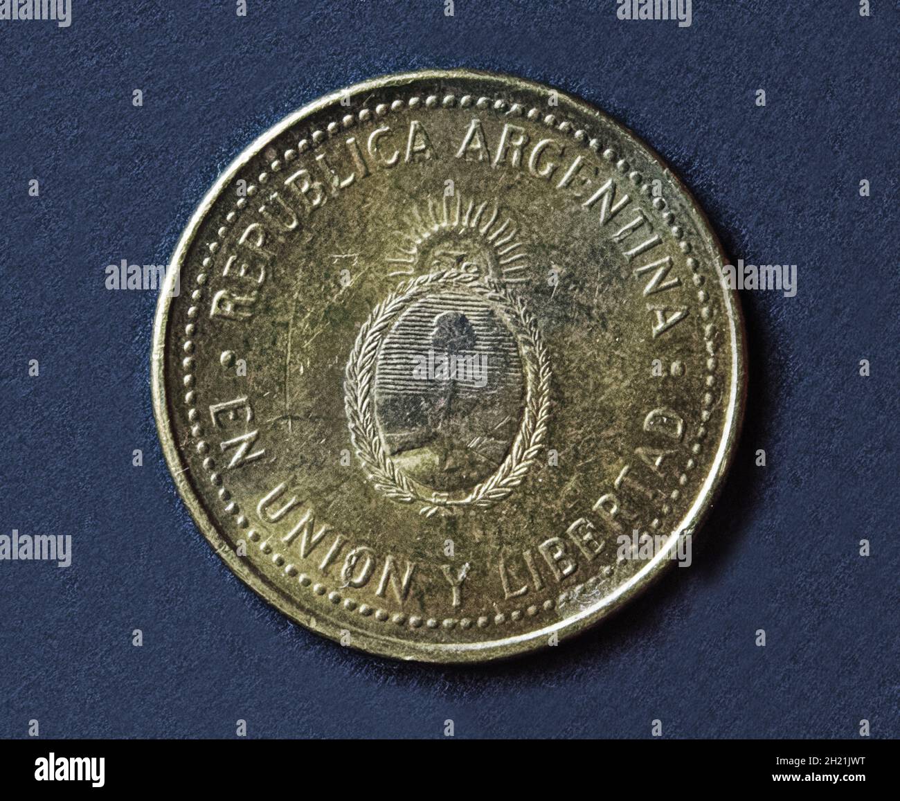 Monedas antiguas de argentina fotografías e imágenes de alta resolución -  Alamy