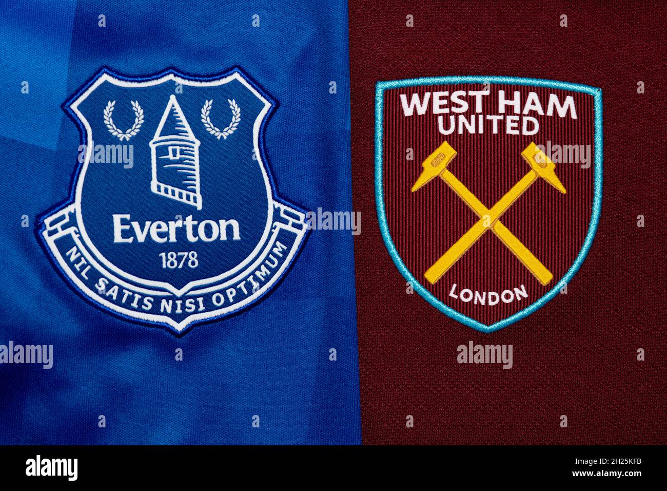 Primer plano de Everton & West Ham United club crest. Foto de stock