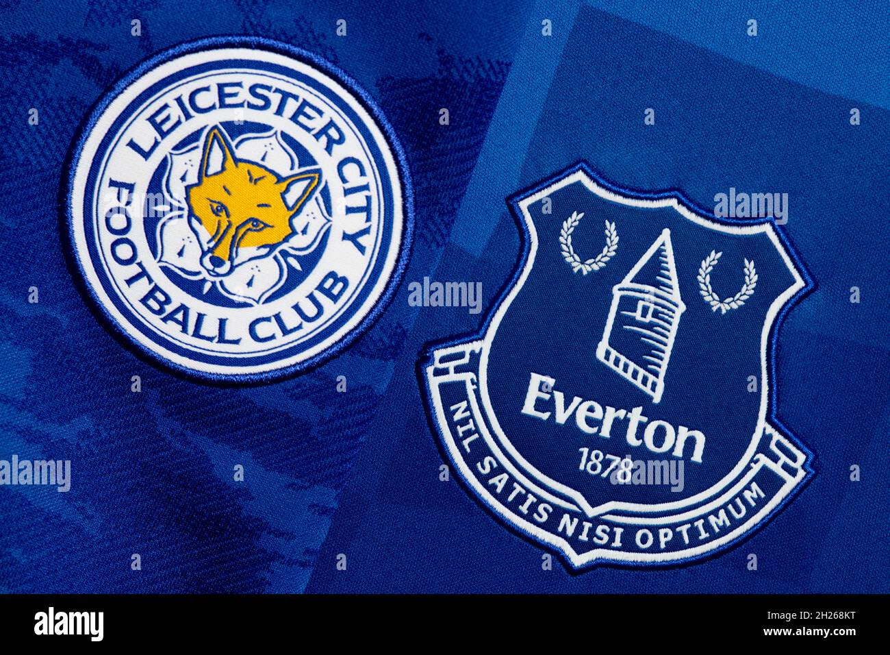 Primer plano de Leicester y Everton Club Crest. Foto de stock