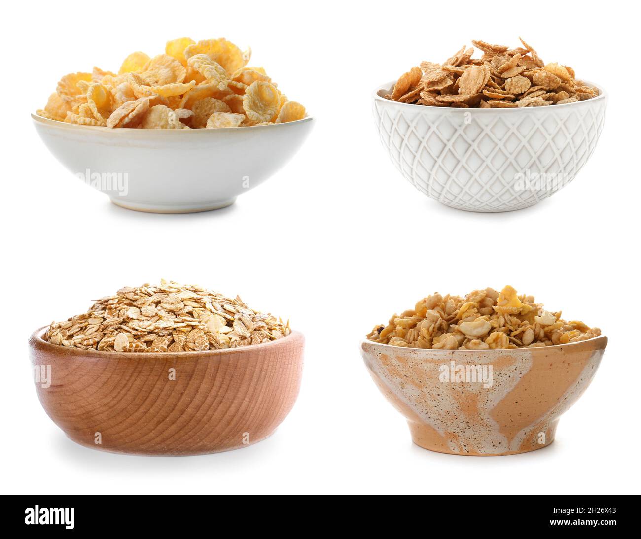 Set con cuencos de cereales para el desayuno sobre fondo blanco. Receta  sana del grano entero Fotografía de stock - Alamy