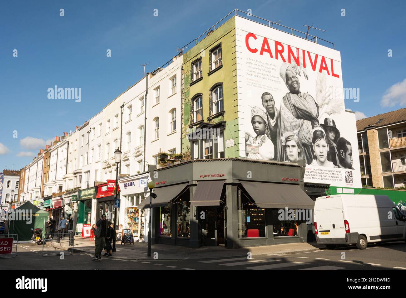 Charlie Phillips' Carnival street art on Portobello Road, Notting Hill, Londres, W11, Inglaterra, REINO UNIDO Foto de stock