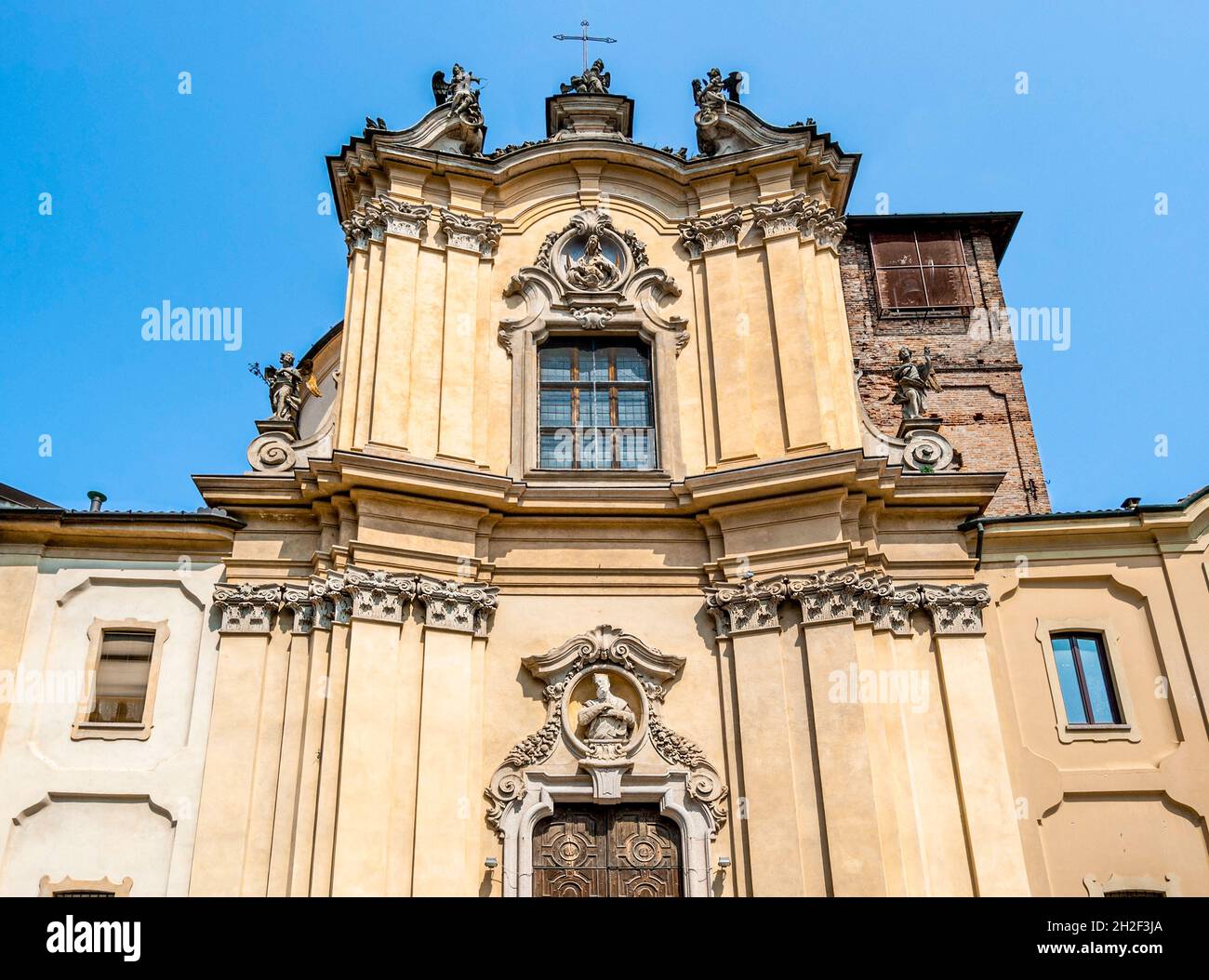 La fachada de la iglesia de Santa Maria Maddalena, iglesia católica