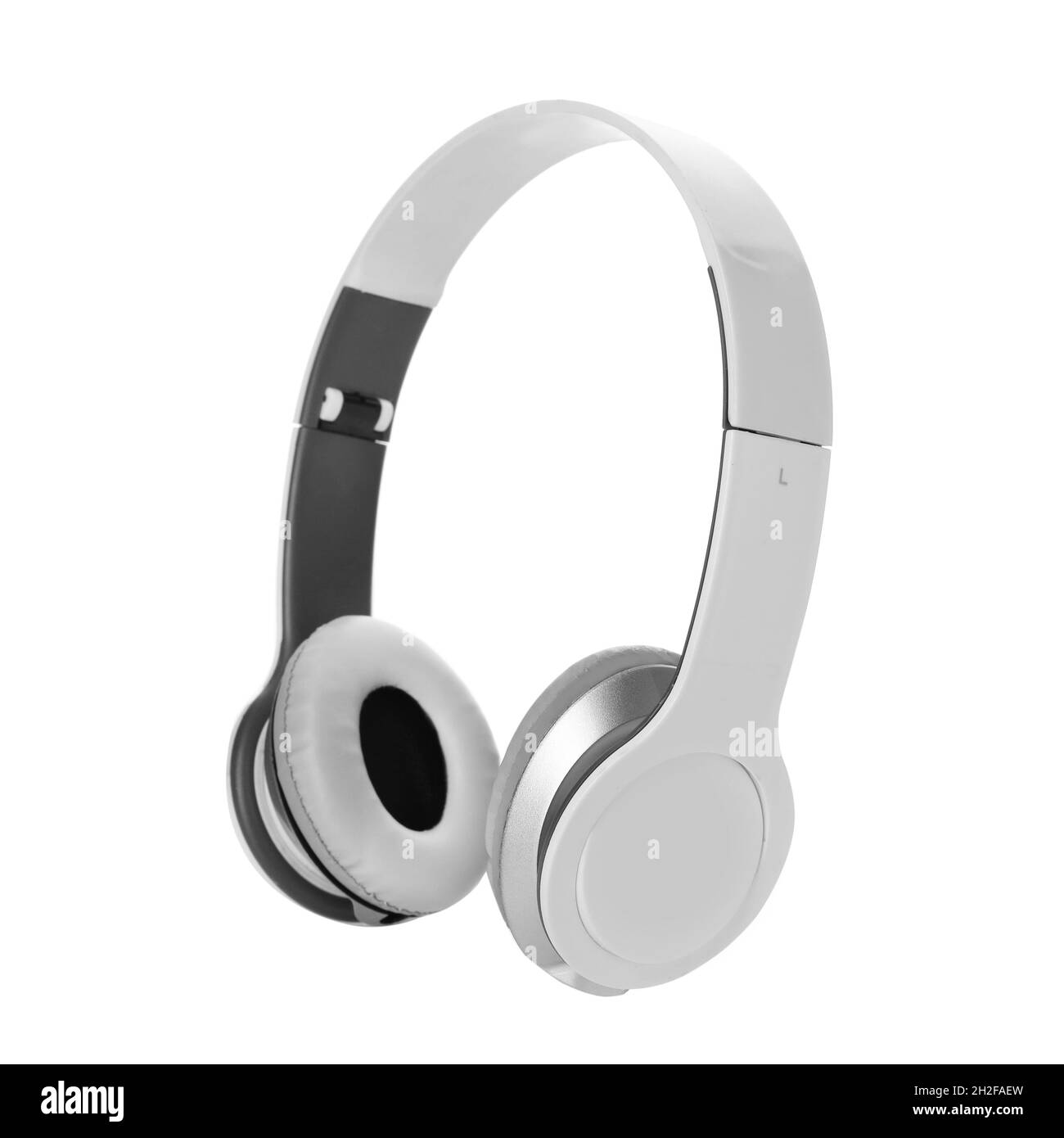 Modernos y elegantes auriculares con orejeras sobre fondo blanco Fotografía  de stock - Alamy