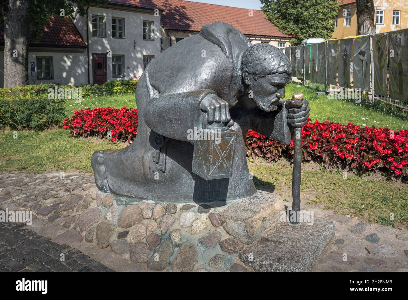 Antiguo hombre Escultura nombrado a través de los siglos creado por Matthias Janson, 2005 - Cesis, Letonia Foto de stock