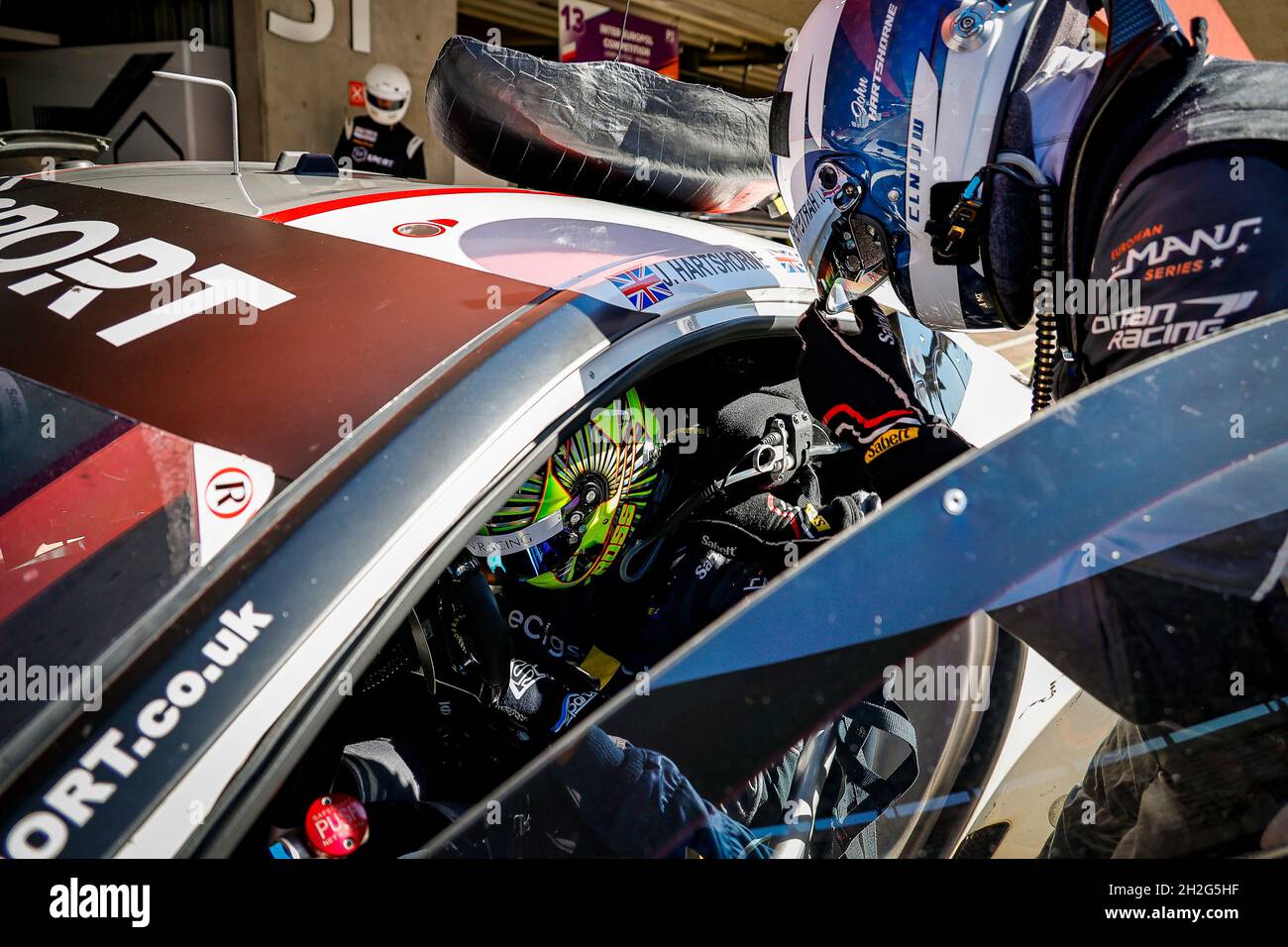 Portimao, Portugal, 21/10/2021, Gunn Ross (gbr), TF Sport, Aston Martin Vantage - AMR, retrato durante las 2021 4 horas de Portimao, 5th ronda de la Serie Europea de Le Mans 2021, del 21 al 24 de octubre de 2021 en el Circuito Internacional del Algarve, en Portimao, Portugal - Foto Paulo Maria / DPPI Foto de stock