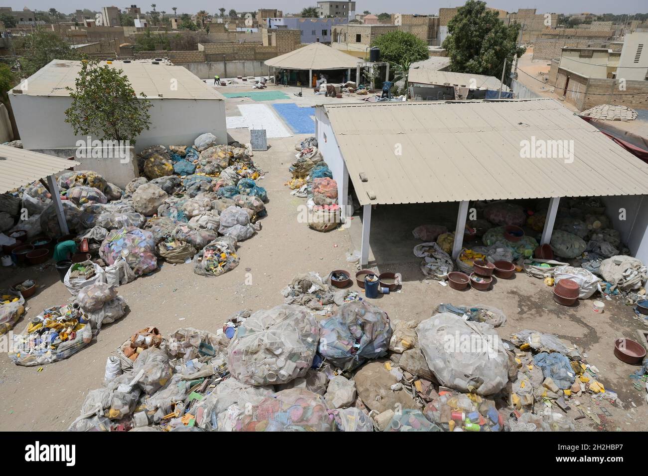 Senegal, Thies, empresa de reciclaje de plásticos PROPLAST INDUSTRIES / Plastik Recycling Unternehmen PROPLAST Industrie Foto de stock