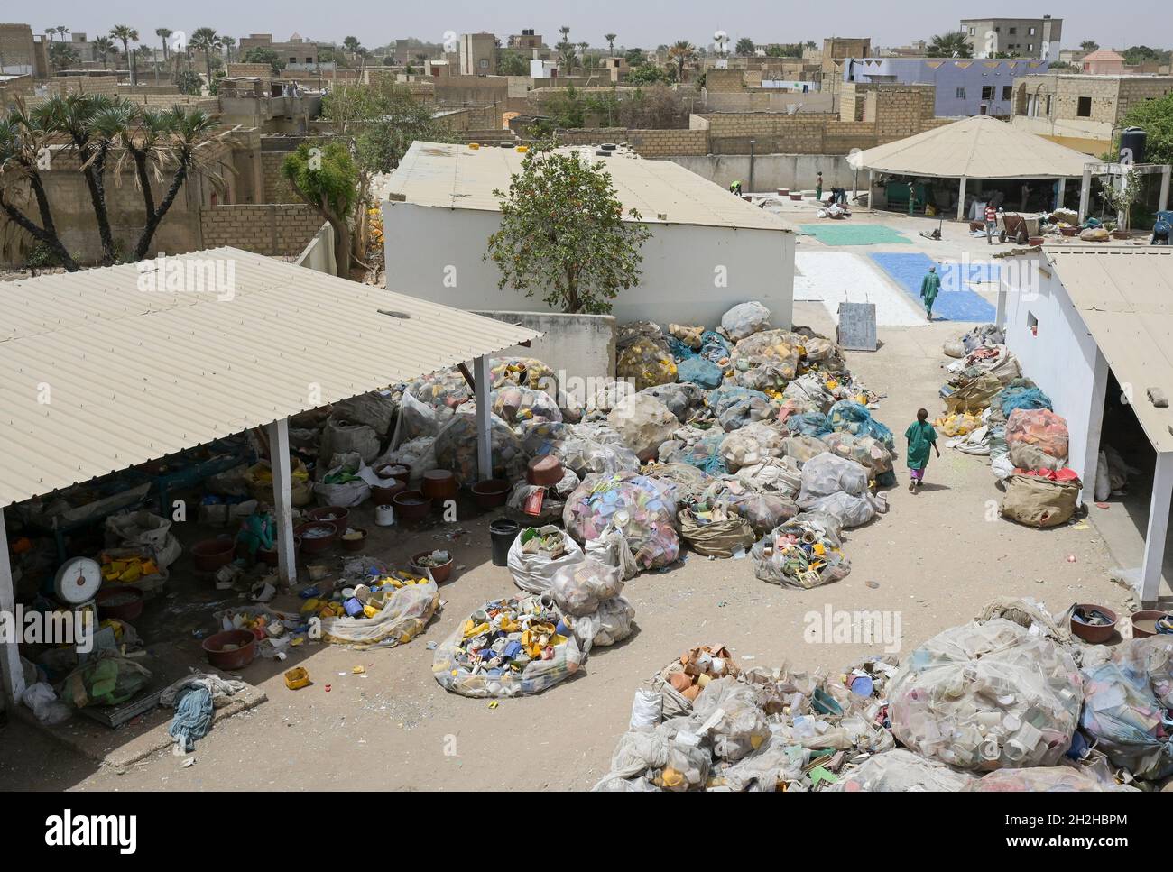 Senegal, Thies, empresa de reciclaje de plásticos PROPLAST INDUSTRIES / Plastik Recycling Unternehmen PROPLAST Industrie Foto de stock