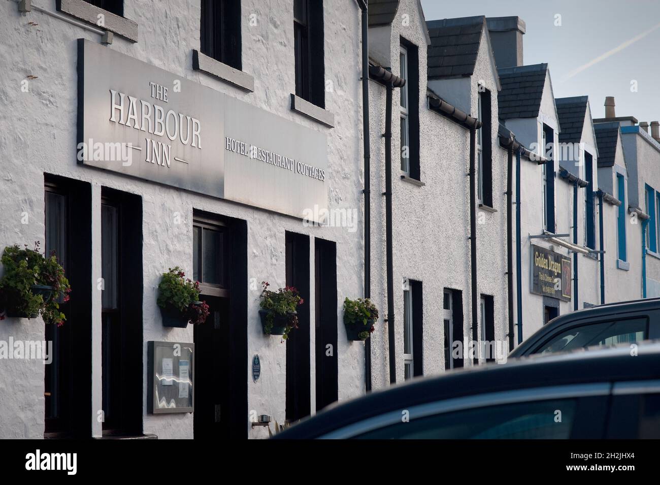 Main Street Bowmore Islay Escocia Reino Unido Foto de stock