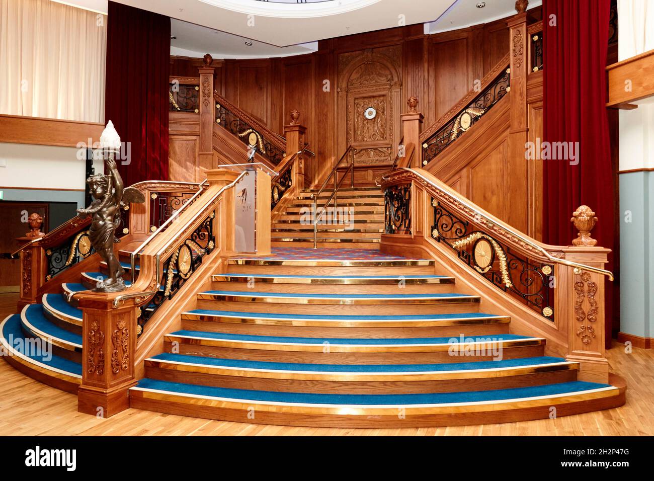 Grand staircase titanic fotografías e imágenes de alta resolución Alamy
