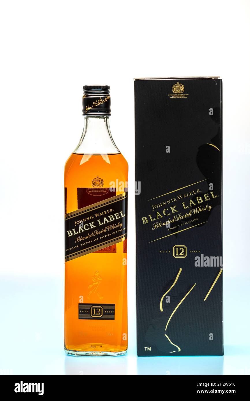 Whisky johnnie walker etiqueta negra fotografías e imágenes de alta  resolución - Página 2 - Alamy