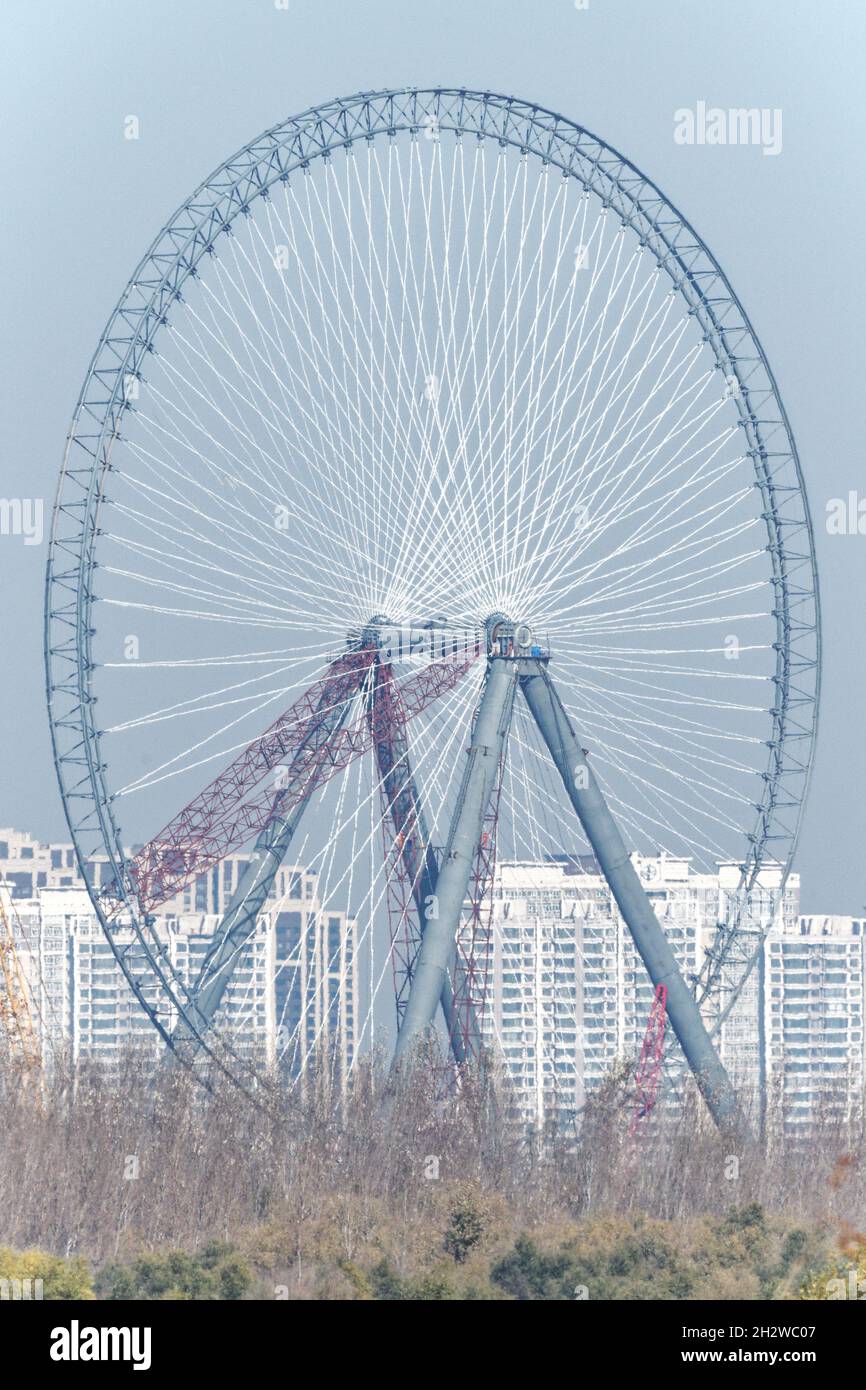 Harbin tiene una nueva rueda de ferris, la más grande de Asia Foto de stock