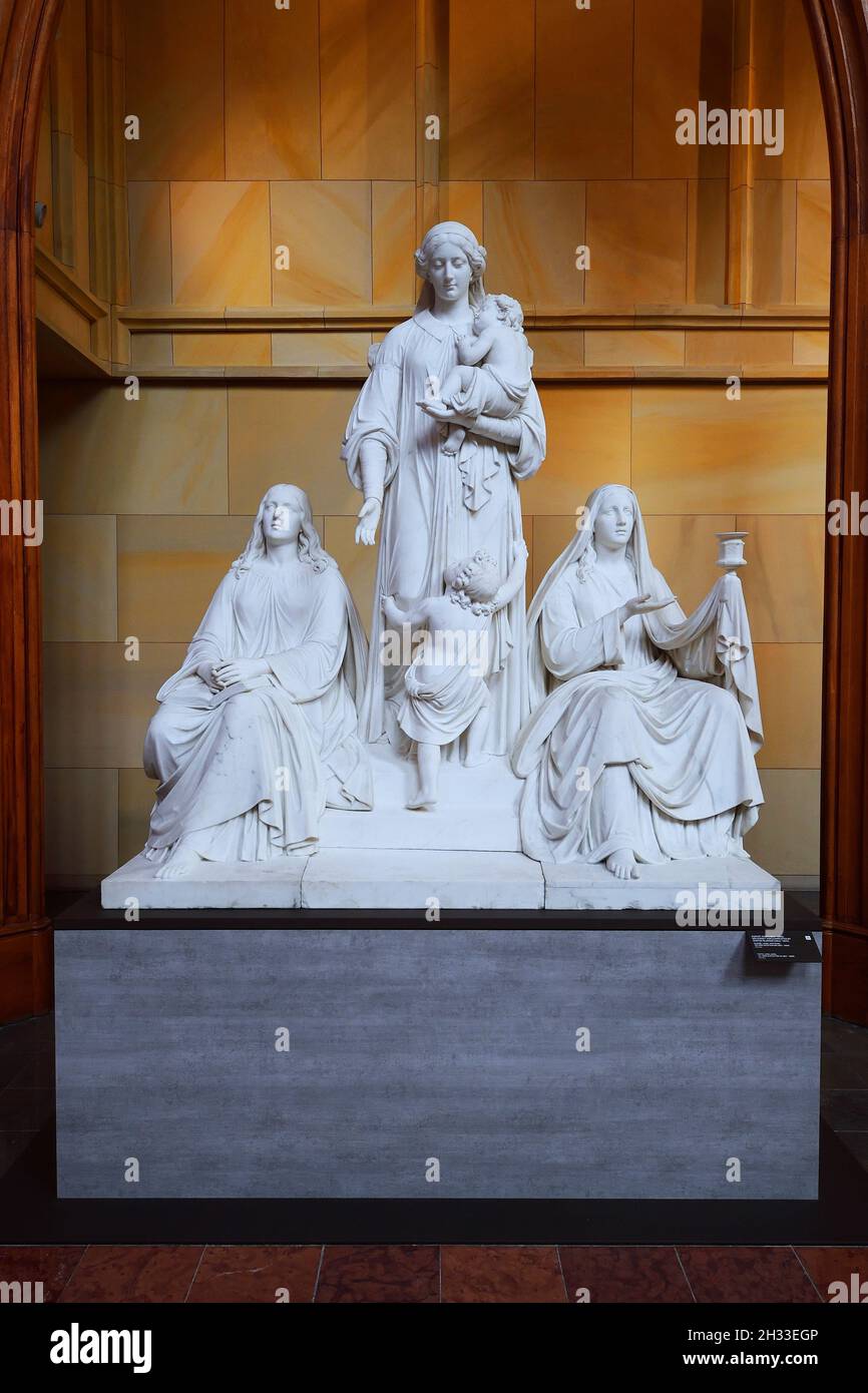 Figurengruppe ' Glaube, Liebe Hoffnung' von August Kiss, um 1865, Friedrichswerdersche Kirche, Architekt Carl Friedrich Schinkel, Berlin-Mitte, Deutsc Foto de stock