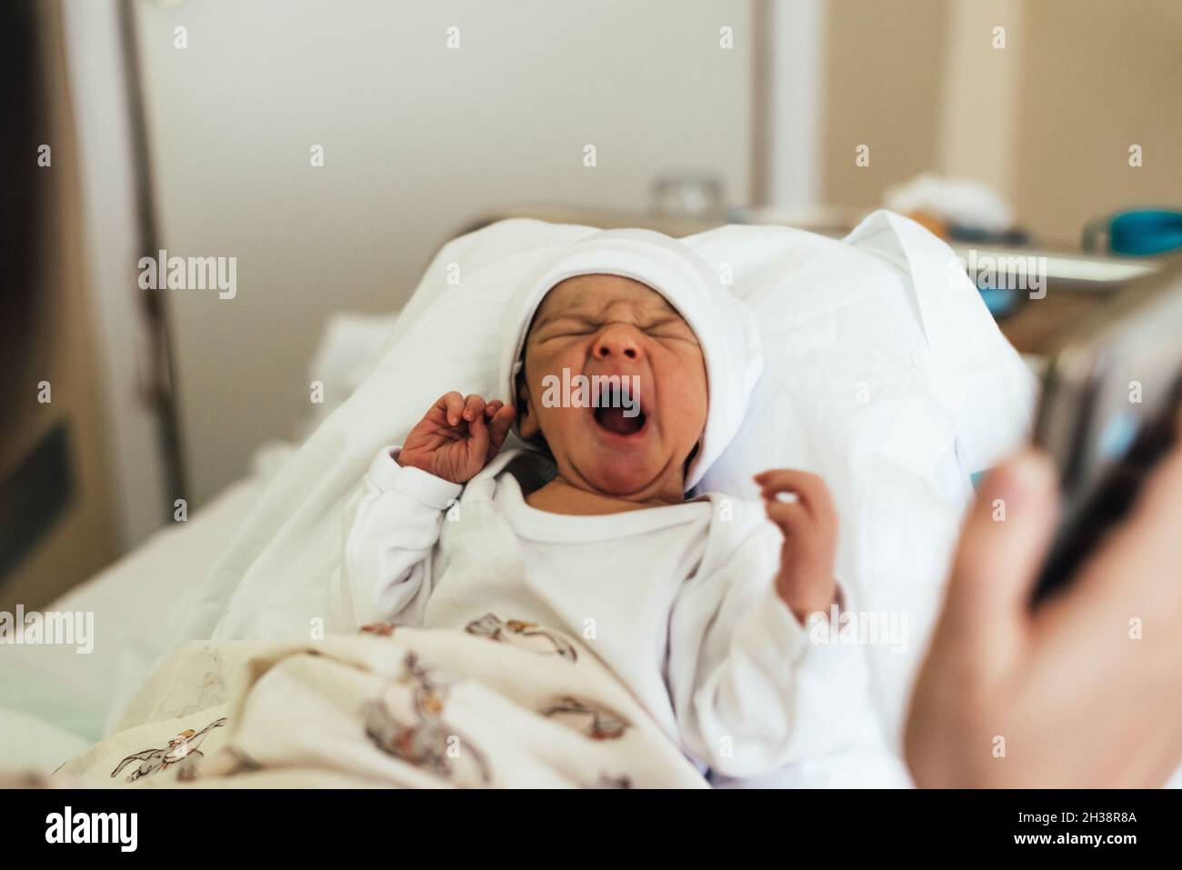 Madre llorando fotografías e imágenes de alta resolución - Página 9 - Alamy