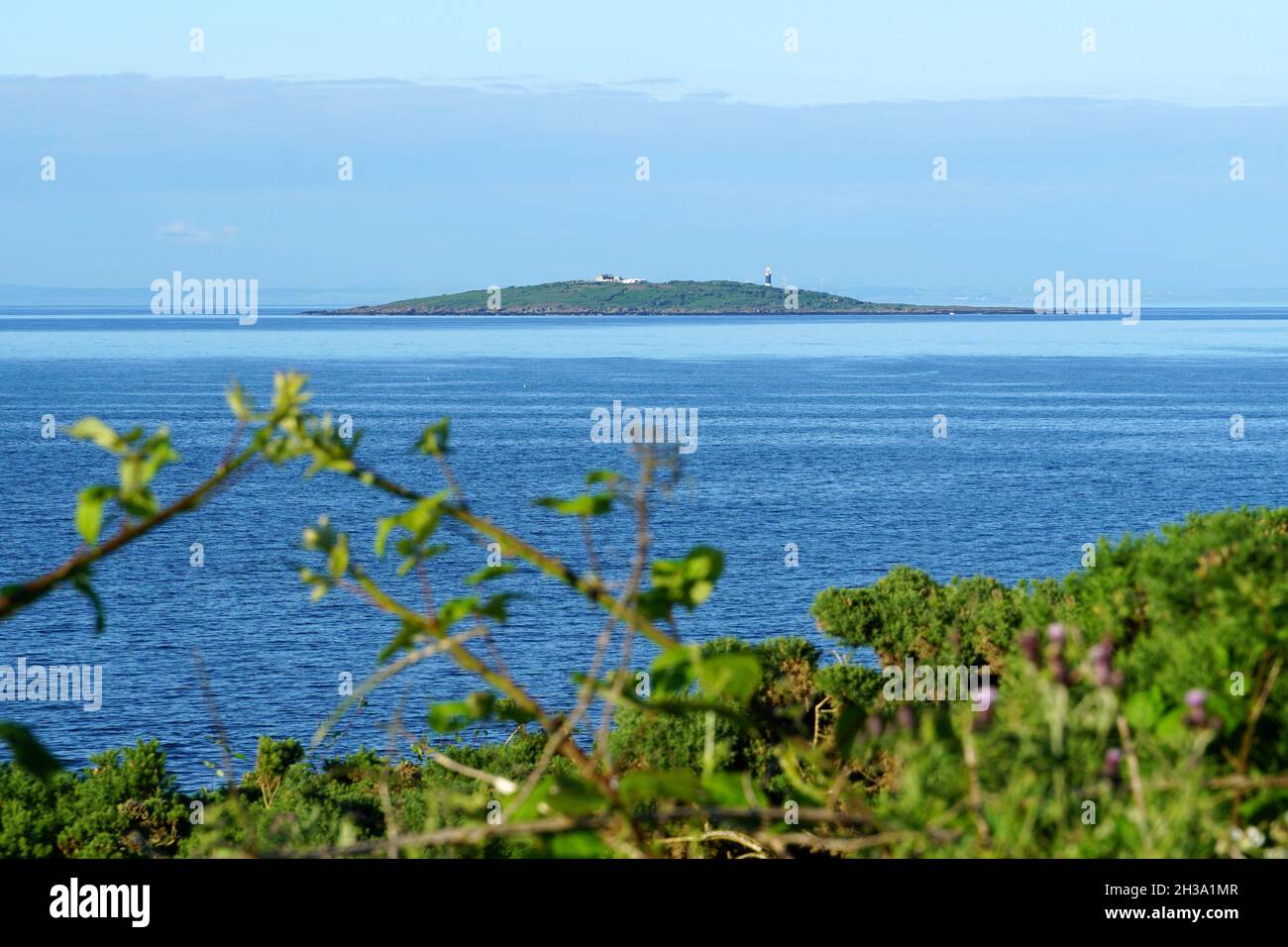 Lighthouse Island es parte de las islas Copeland en County Down, Irlanda del Norte Foto de stock