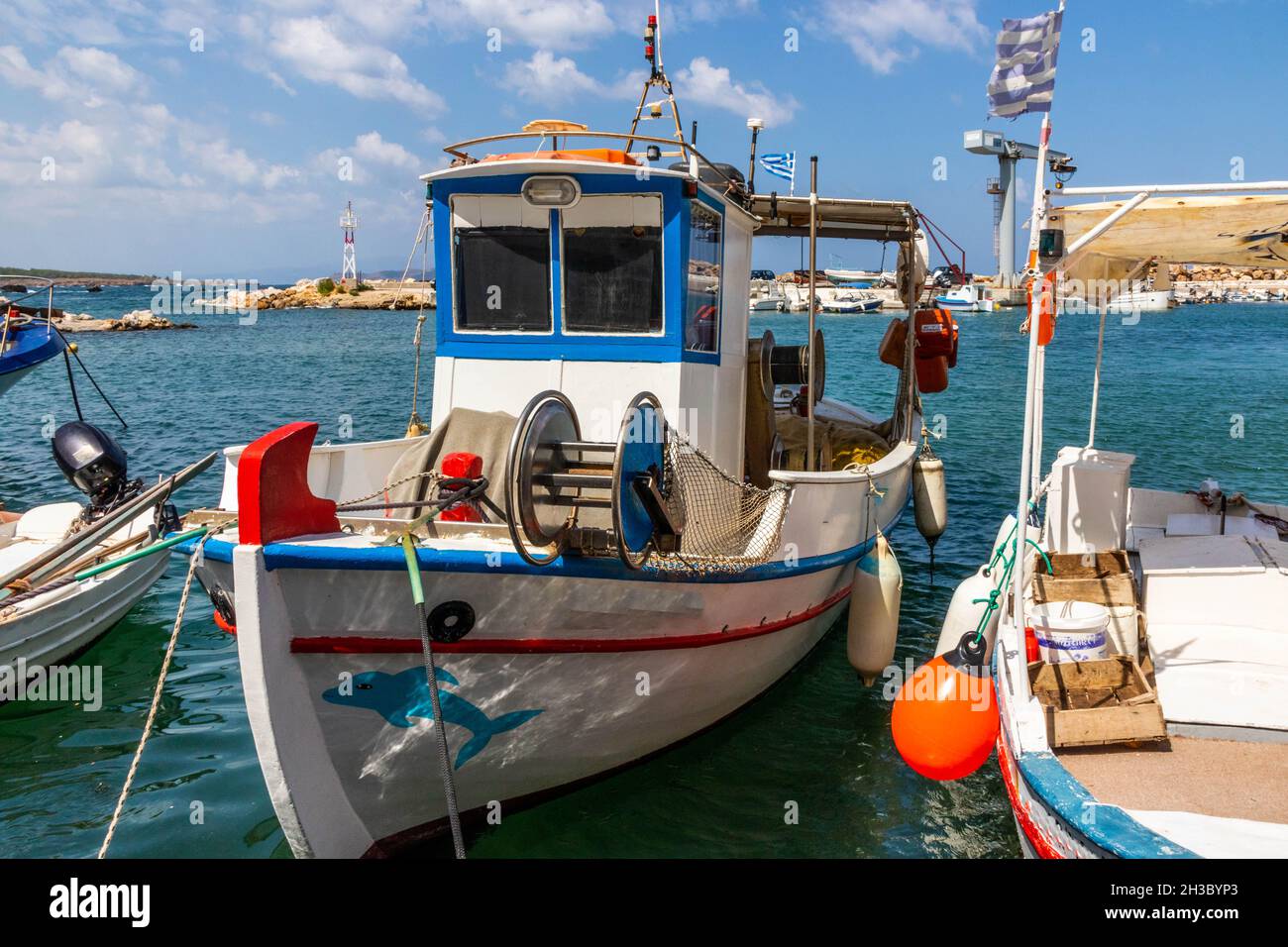 Griego barco de pesca en el puerto, Chania, Creta, Grecia, Foto de stock
