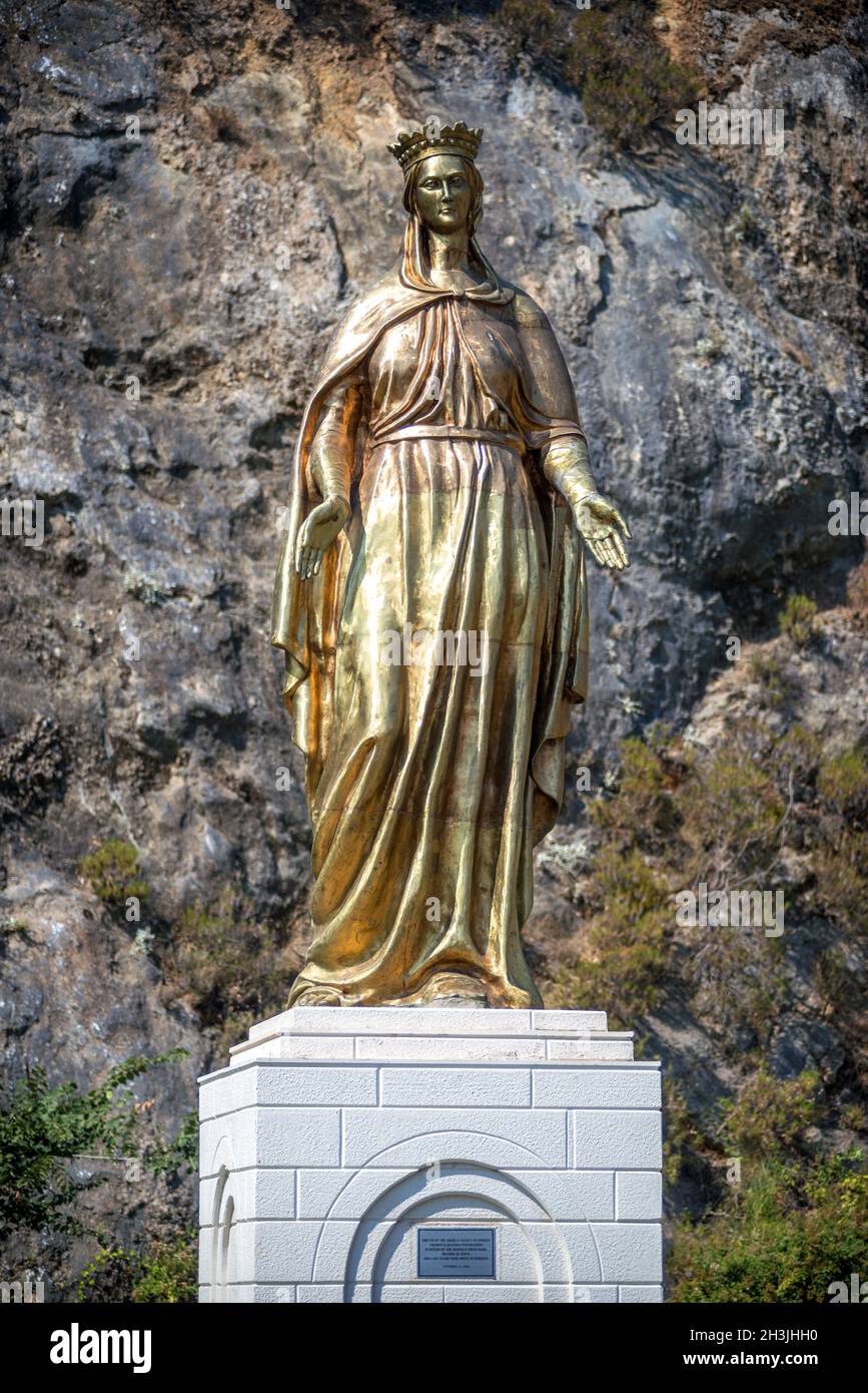 Gran estatua dorada de la Virgen María en Éfeso Fotografía de stock Alamy