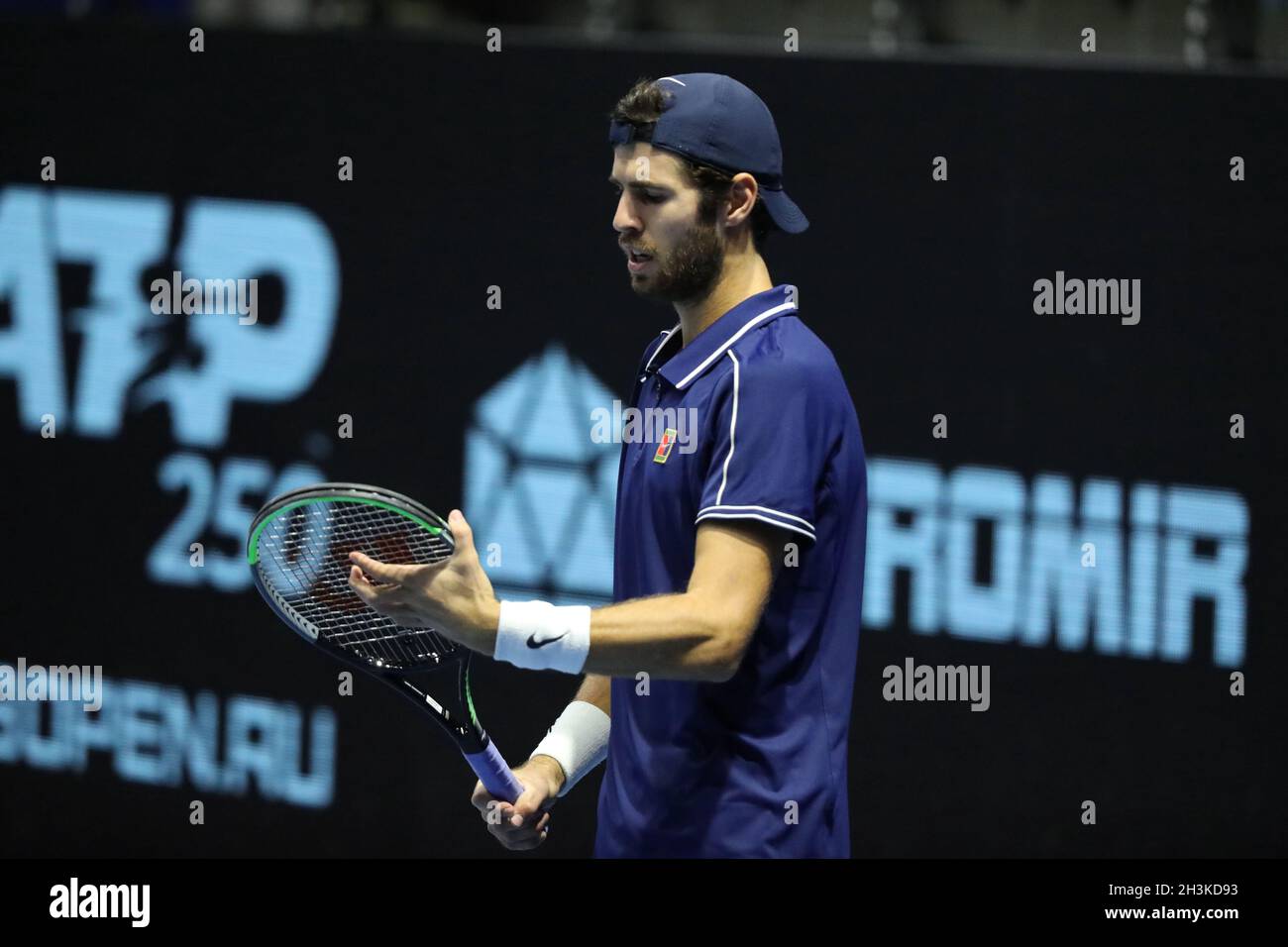 San Petersburgo, Rusia: Tenis. Juega durante un partido contra Karen  Khachanov en el torneo de tenis del Abierto de San Petersburgo 2021. Karen  Khachanov Fotografía de stock - Alamy