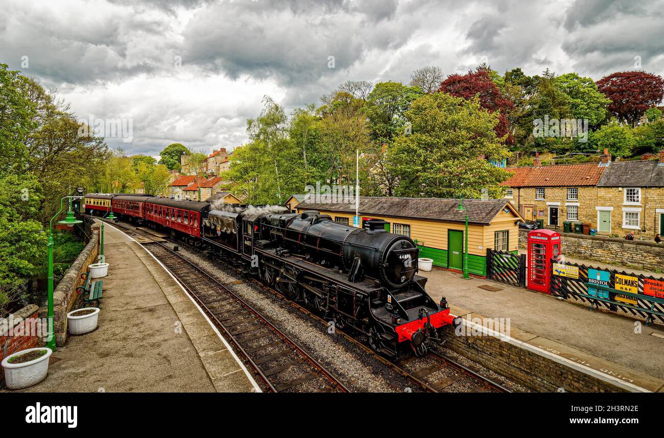 Trenes de vapor en la estación de Pickering en el ferrocarril de North Yorkshire Moors Foto de stock