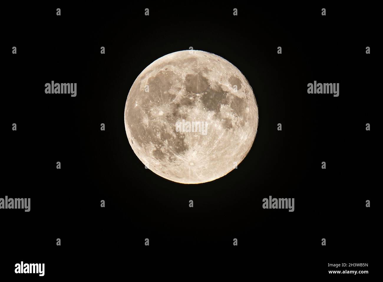 Luna llena de fresa fotografías e imágenes de alta resolución Alamy