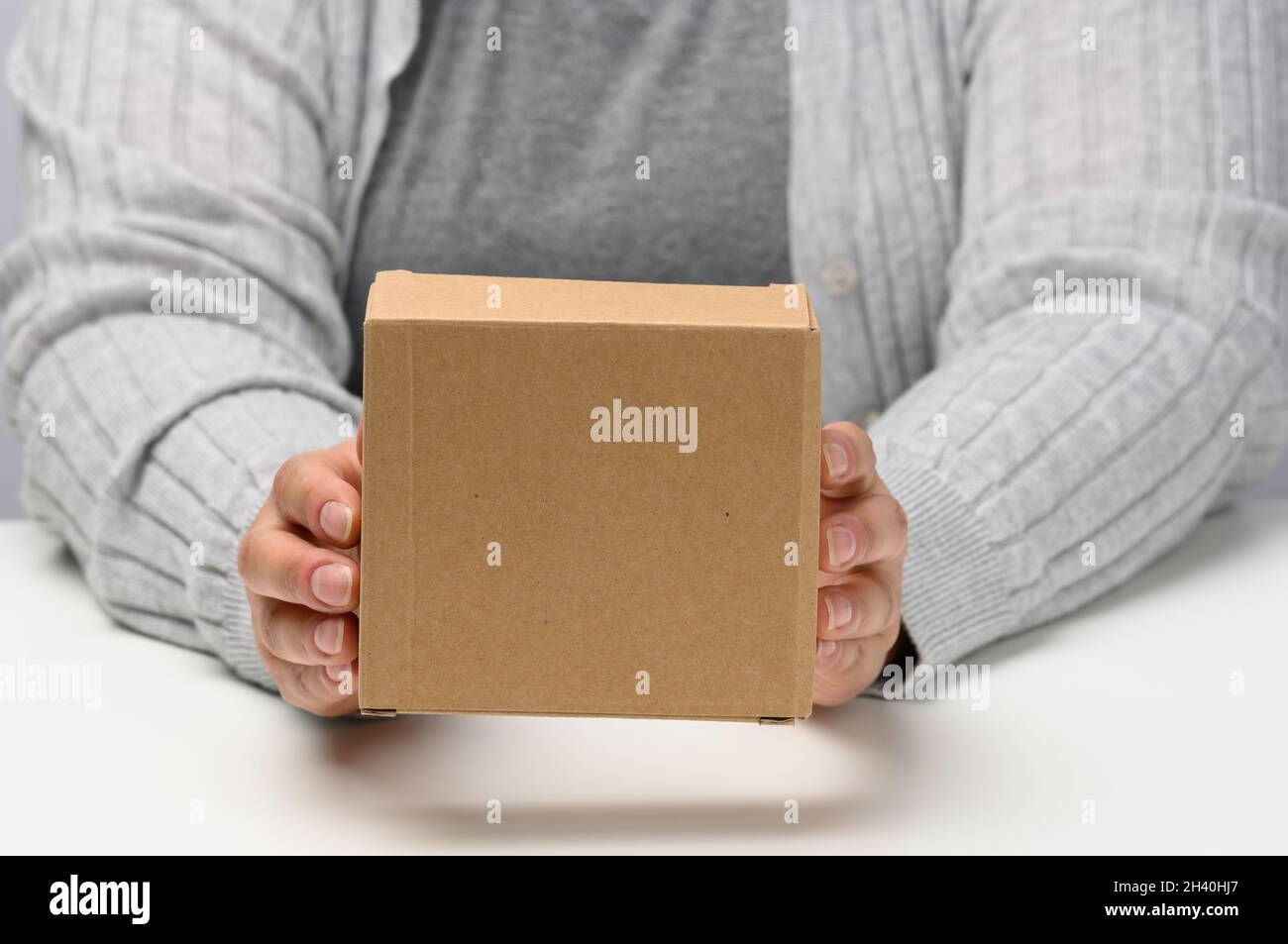 Cerrar caja corrugada fotografías e imágenes de alta resolución - Alamy