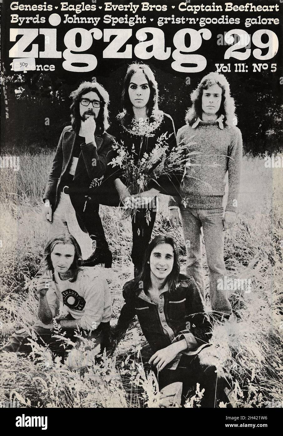 Ediciones raras de la revista británica pionera de rock Zig Zag de los años setenta, con estrellas de cubierta Pink Floyd, Genesis, The Byrds, Jerry Garcia. Esta fue la primera revista tan seria en cubrir muchas de estas bandas en profundidad, fuera de la prensa musical semanal normal. Pete Frame hizo mucho trabajo para el título. Foto de stock