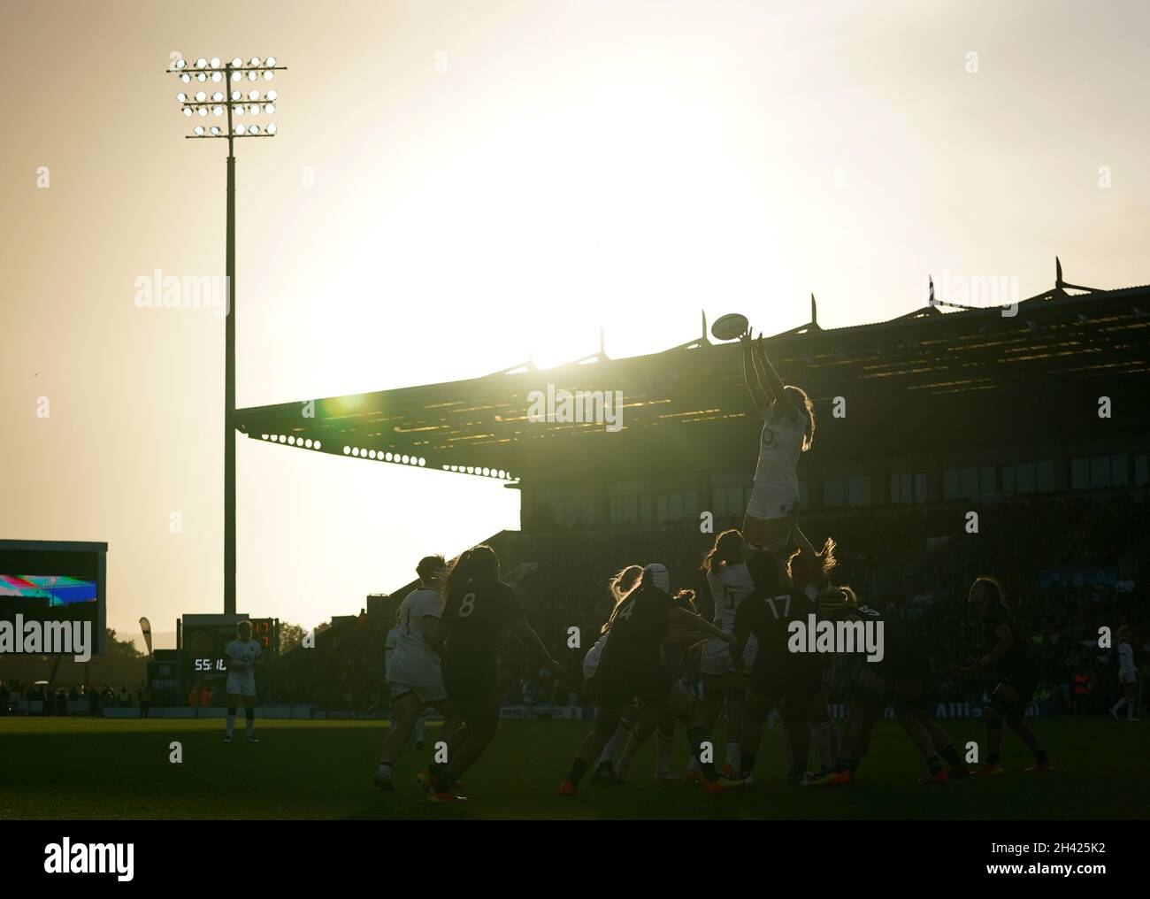 Women rugby lineout fotografías e imágenes de alta resolución Alamy