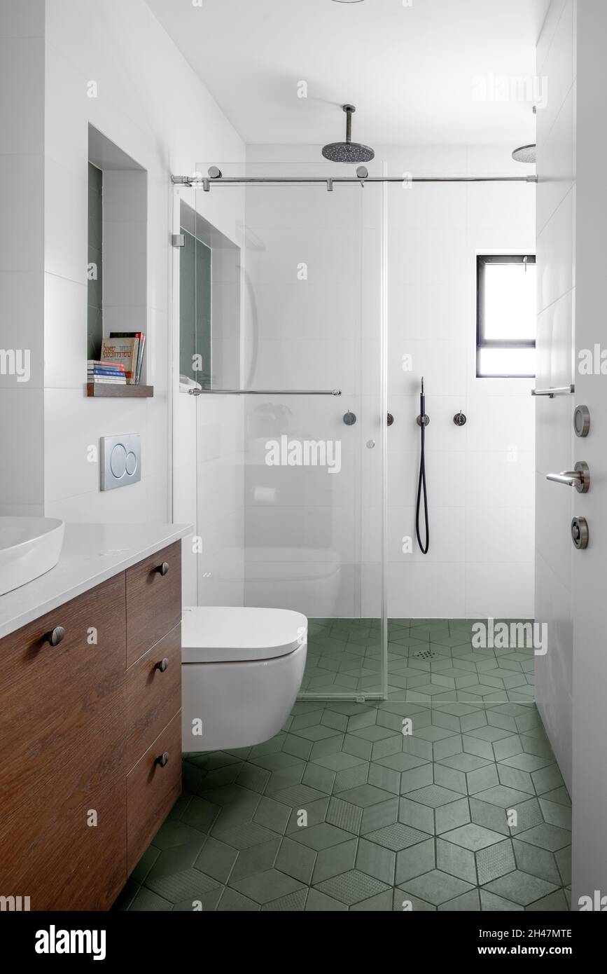 Chillido voz Encadenar Loseta para baños fotografías e imágenes de alta resolución - Alamy