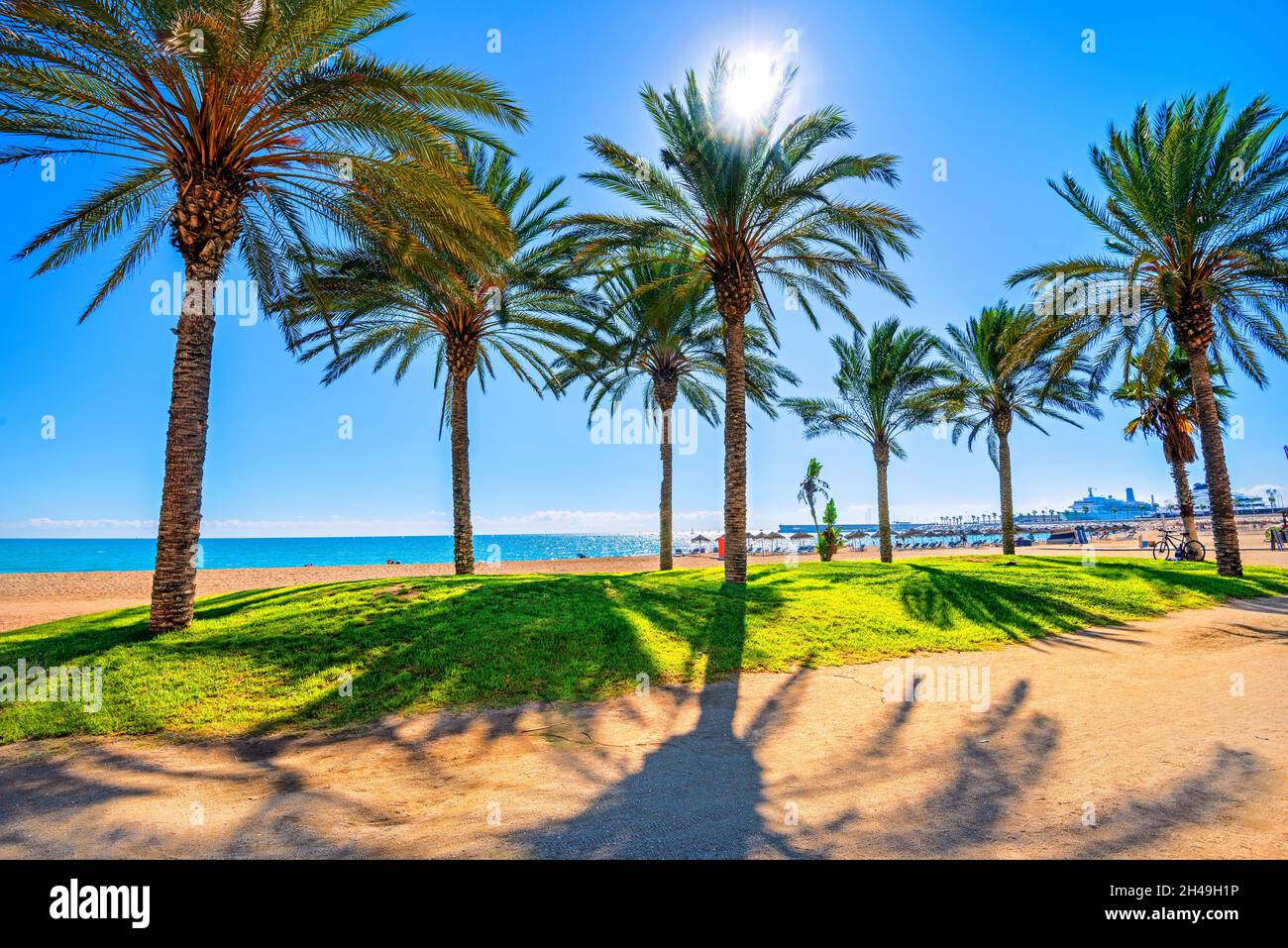 Vista pintoresca de la playa de Malagueta en Málaga. Costa del Sol, Andalucía, España Foto de stock