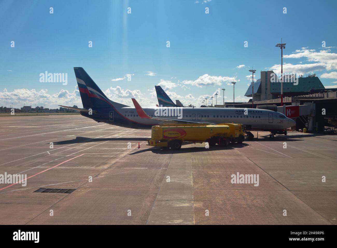 Adler, Sochi, Rusia - Sep03, 2021: Avión Aeroflot para servicio en el aeropuerto Foto de stock
