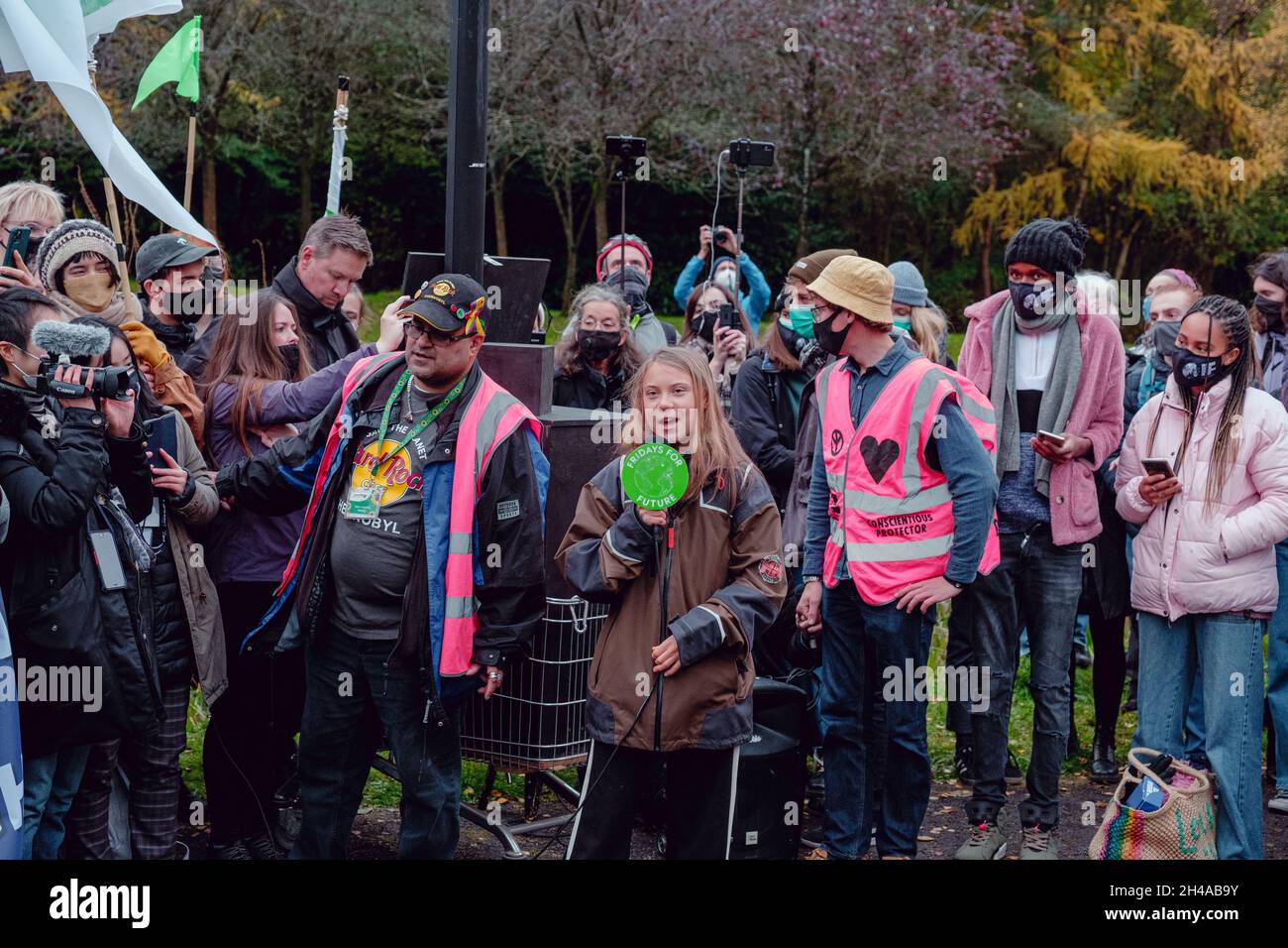 Glasgow, Reino Unido. 1 de noviembre de 2021. Activismo climático Greta Thunberg da un discurso en un viernes para el futuro rally en Glasgow, donde la conferencia de COP26 está sucediendo. Crédito: Joao Daniel Pereira/Alamy Live News Foto de stock