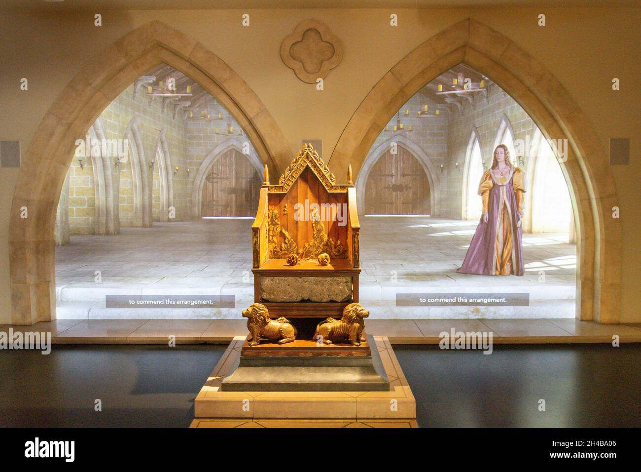 Exposición interior en el Centro de Visitantes King Richard III, St Martins, City of Leicester, Leicestershire, Inglaterra, Reino Unido Foto de stock