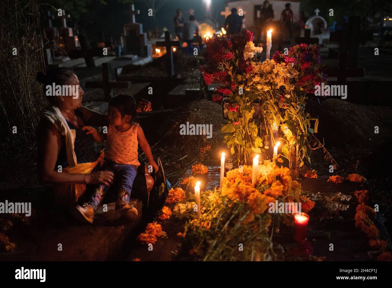 Como Se Llaman Los Habitantes De Zaragoza 1 de noviembre de 2021: Los habitantes de Zaragoza, Veracruz, celebran el  día de los muertos en el cementerio municipal de la ciudad. Este festival se  celebra cada año en la comunidad